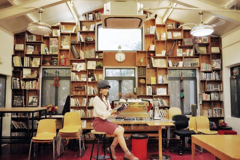 充滿懷舊氣氛的圖書館，令人著迷。