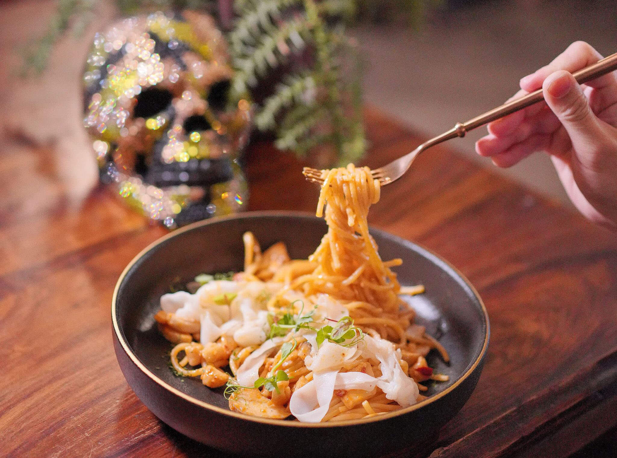 銅鑼灣糖街新餐飲Vie Won Won,大玩鬼怪及暗黑元素。