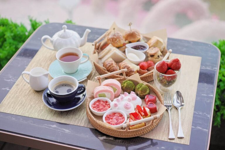 精緻嘅擺盤，戶外座位又對正粉紅花海，非常浪漫！