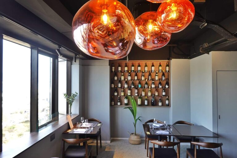 銅鑼灣全新法國菜館terroir，可以邊賞維港靚景，邊嘗美食。